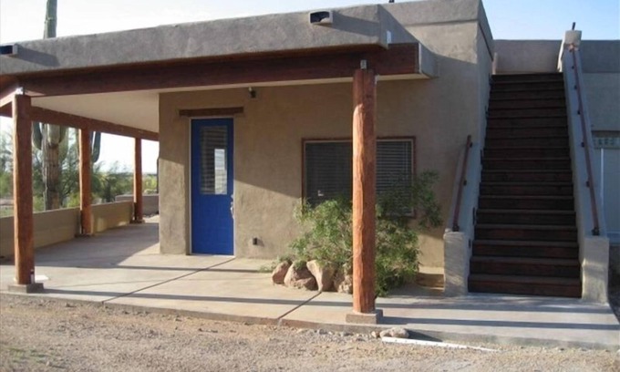 East Mesa House | Cozy Studio Close to Hiking, Lake, Nature