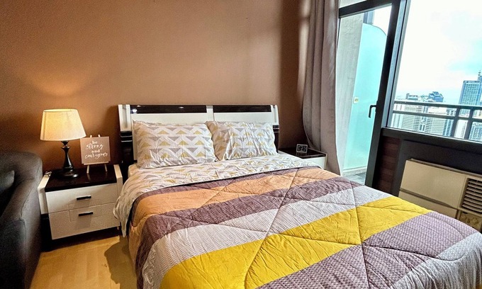 Valenzuela Condo | Cozy Studio Condo with AC, WiFi in Central Makati