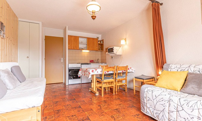 Aussois Apartment | Cozy studio for 3, balcony, near ski lifts Aussois