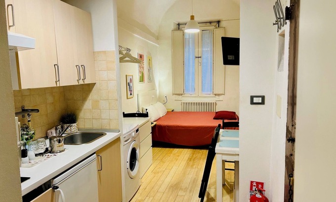 Historic Center Apartment | Cozy studio,Wifi,kitchen and bath!
