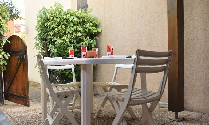 Gruissan Apartment | Cozy Studio with Mezzanine, Terrace, Pool Access & Parking, 300m from Grazel Beach