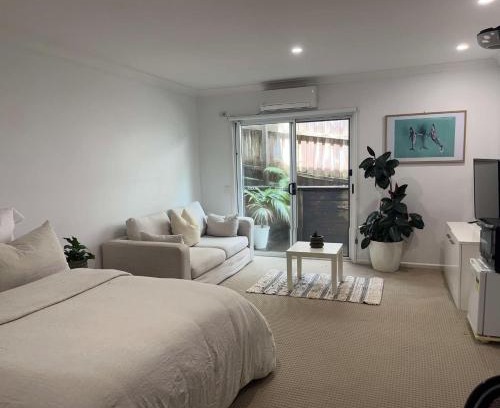 Gerringong House | Cozy Studio with Private Entrance & Ensuite