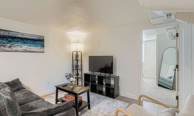 Rosedale House | Cozy Suite in vibrant Denver