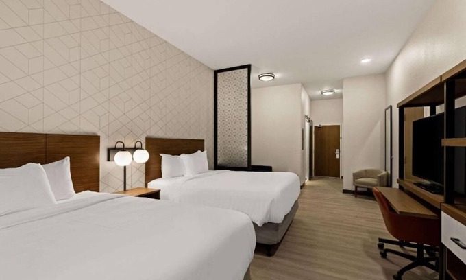 Waco Hotel | Cozy Suite w/Kitchen Near Baylor Univ. – Great for Family Visitors