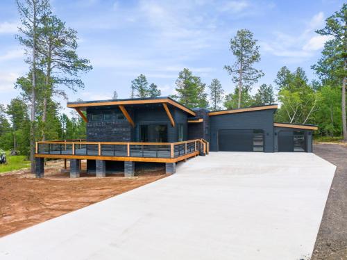 Deadwood House | Cozy T Cabin at Powderhouse Pass