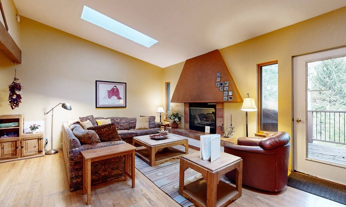 Intermountain House | Cozy townhome with deck - on free shuttle route
