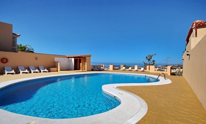 Costa Adeje Ski Chalet | Cozy townhouse with ocean views