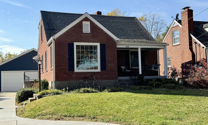 Audubon Park House | Cozy updated home with incredibly convenient location.