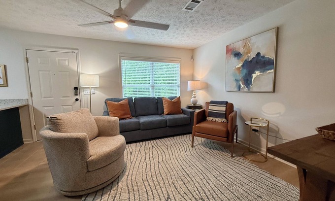 Auburn Condo | Cozy, Upscale 2-bedroom Condo in Downtown Auburn!