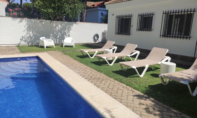Los Gallos-Cerromolino Villa | Cozy Villa with pool on the beach of La Barrosa (Chiclana de la Frontera).