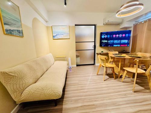 Bangkal House | Cozy Vibes Retreat in Makati