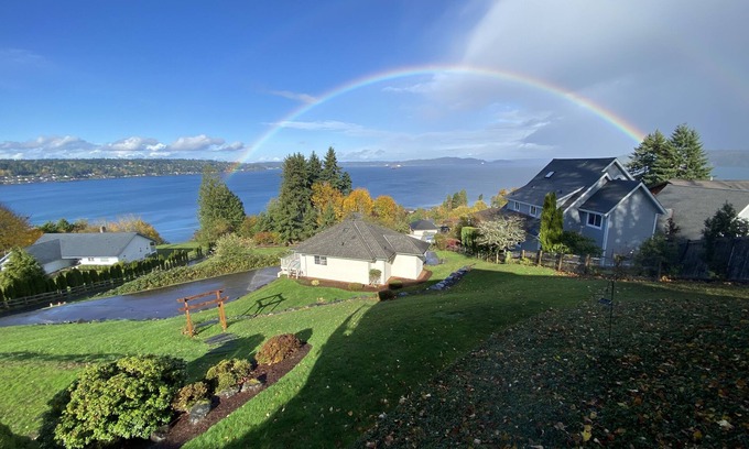 South Colby House | Cozy View Home in Southworth