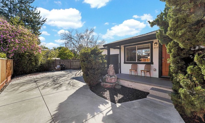 Lowlanders House | CozyStay in Central Silicon Valley w/Parkings, Wifi & AC, next to techs