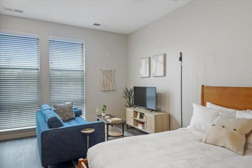 Lower Lawrenceville Apartment | CozySuites Modern SDO, Lawrenceville
