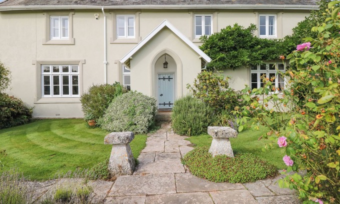 Ebford Cottage | CRABLAKE FARMHOUSE, pet friendly, with open fire in Exminster