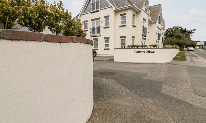Newquay Cottage | CRABS AND LOBSTERS, romantic, country holiday cottage in Newquay
