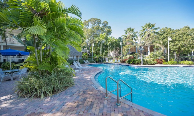 Key West House | Craig & Cindy Key West Poolside Coral Hammock Royal Palm House 2 bdrm 2.5 bath