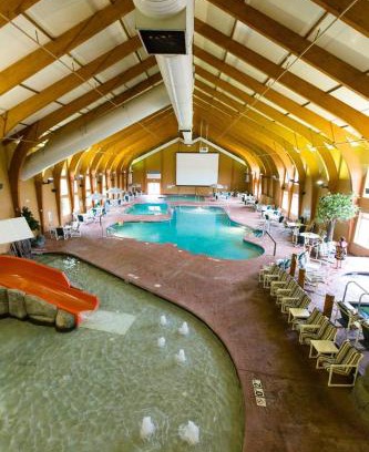 Tomah Hotel | Cranberry Country Lodge