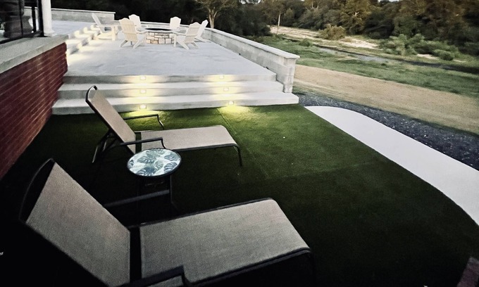 Glenwood House | Crawford's Lookout a.k.a-CLO ~ Private RiverFront ~ Outdoor Entertainment Patio