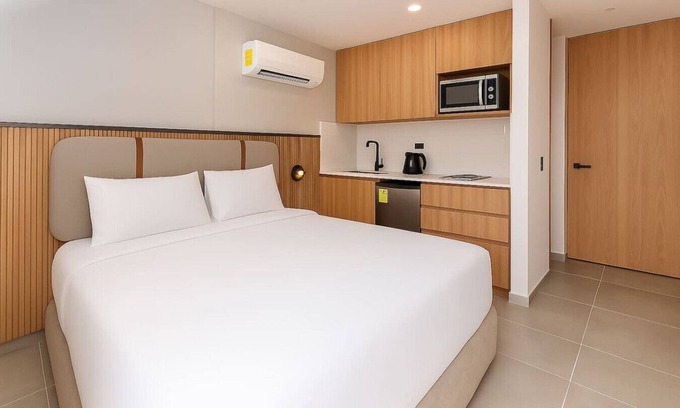 San Diego Apartment | Create & Relax – Designer 1BR w/Jacuzzi