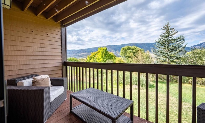 Wolf Creek Condo | Creekside Comfort WL1106 | Ski Escape | Hot Tub