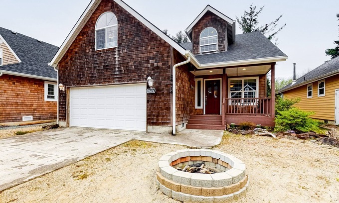 Rockaway Beach House | Creekside Home 5 Blocks from the Beach w/Fireplace, Deck, Firepit, Fast WiFi