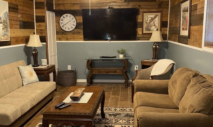 Delbarton House | Creekside Retreat, 3 bedroom, Large parking, Picnic area. Across from Trail 14