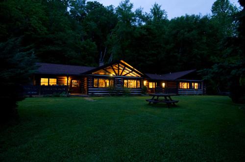 Cosby Bed & Breakfast | Creekwalk Inn Bed and Breakfast with Cabins