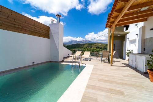 Ayios Thomas Apartment | Cretan Country Villa with Shared Pool 2
