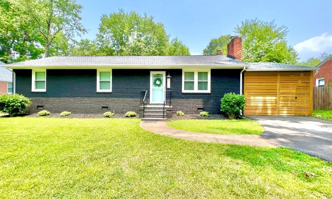 North Chesterfield House | Crieff Cottage Serene Stay With Outdoor Lounge