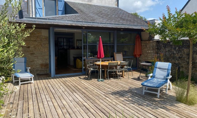 La Trinite-sur-Mer Ski Chalet | Croix du Sud - cosy town centre house