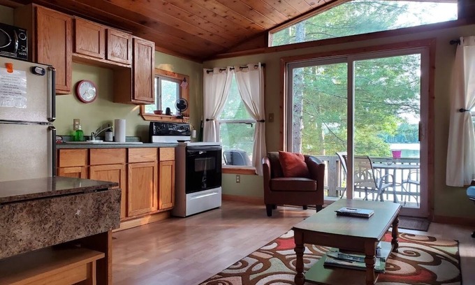 Steuben Cottage | Crooked Lake Cottage-Lakefront Cabin