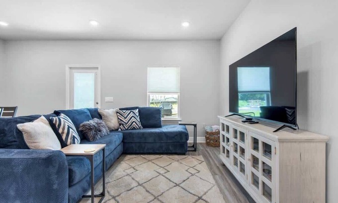 Gulf Breeze House | Cross Breeze-Gulf Brz-Nav, Beaches, Zoo, Boat Ramp