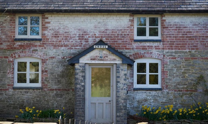 Kington Apartment | Cross Cottage