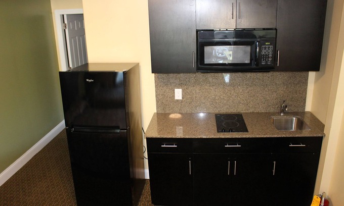 Yorktown Hotel | Crown Inn Motel