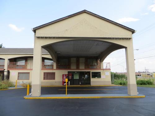 Oakville Hotel | Crown Inn