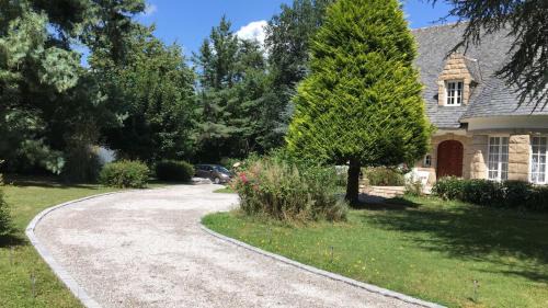 Le Faouet Bed & Breakfast | Crown Roads