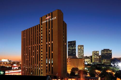 Greenway Plaza-Upper Kirby Hotel | Crowne Plaza Houston Med Ctr-Galleria Area by IHG