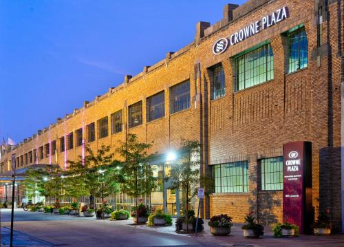 Wholesale District Hotel | Crowne Plaza Indianapolis-Dwtn-Union Stn by IHG