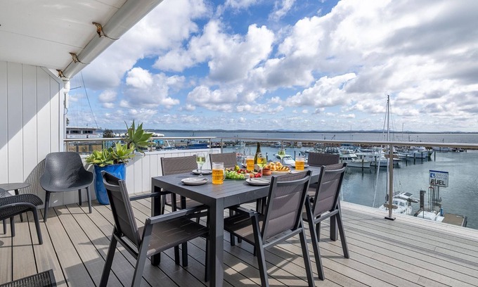 Nelson Bay Apartment | Crows Nest Marina View Apartment, 6 Teramby Rd - waterfront, WiFi, Aircon, Marina