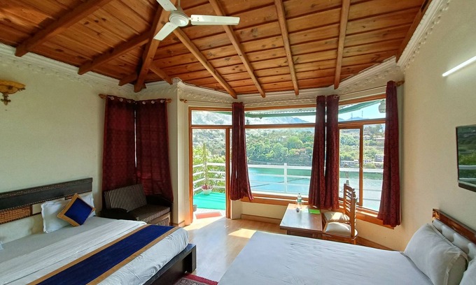 Bhimtal House | Crystal LakeView Homestay