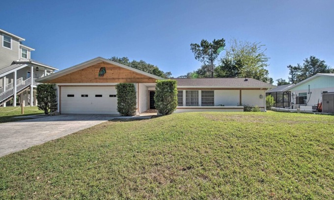 Crystal River House | Crystal River Canal front with dock!Close to town and boat launch. *NEW LISTING*