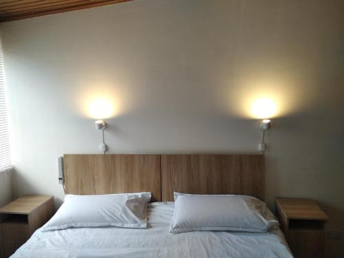 Tunja House | Cuarto Cama King Smart TV en apartamento atico Tunja