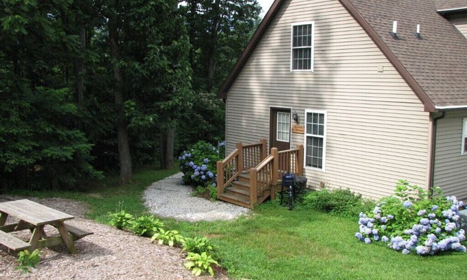 Roseland Apartment | Cub Creek Mt Getaway Near Wintergreen and the Blue Ridge Parkway