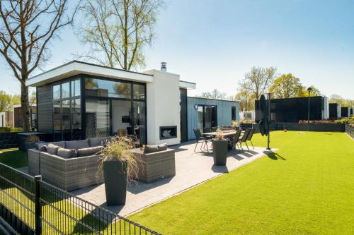 Hulshorst Ski Chalet | Cube Exclusive Plus mit Meerblick am Strand im EuroParcs Bad Hoophuizen