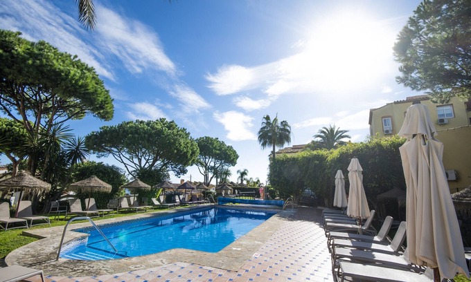 Sitio de Calahonda Apartment | Cubo's Apartamento Doña Lola for Adults/communal swimming pool/free wifi/near beach