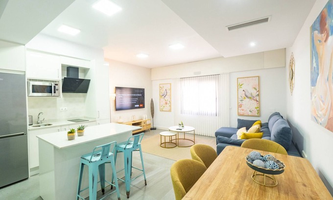 Alhaurin el Grande Apartment | Cubo's Boutique Urban Deluxe/free wifi/city center/modern