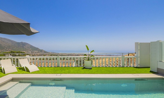 Mijas Apartment | Cubo's La Santa Maria Mijas Pool & Sea View/urban/community pool/terrace/free Wi-Fi