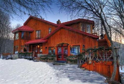 Sundance House | Curated Lux Treetop Sundance Ski cabin
