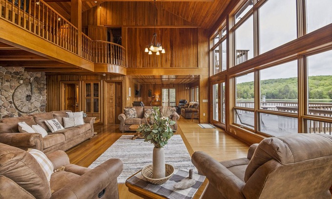 Warren Center Resort | Custom built resort on private lake with kayaks, hiking,